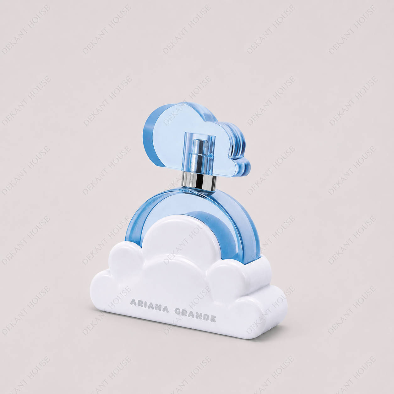Ariana Grande Cloud EDP parfüm şişesi 45 derece açılı görünüm