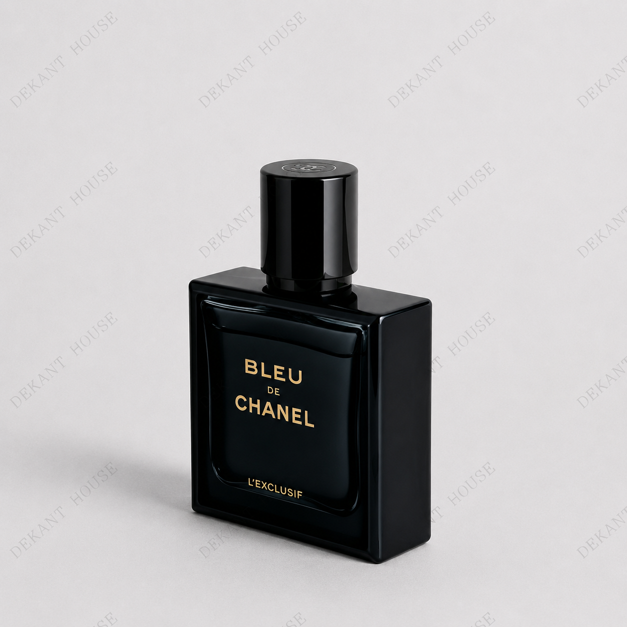Chanel Bleu De Chanel L'exclusif Parfum parfüm şişesi 45 derece açılı görünüm