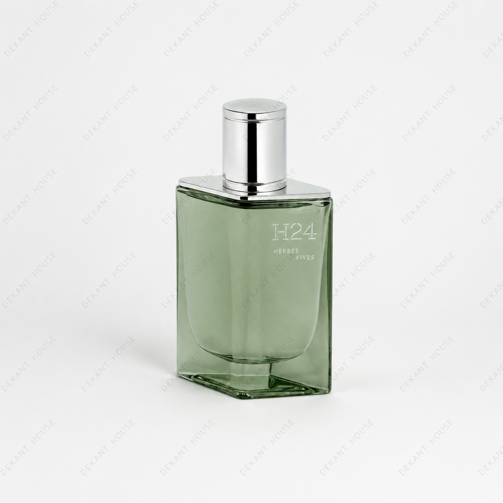 Hermes H24 Herbes Vives EDP parfüm şişesi 45 derece açılı görünüm