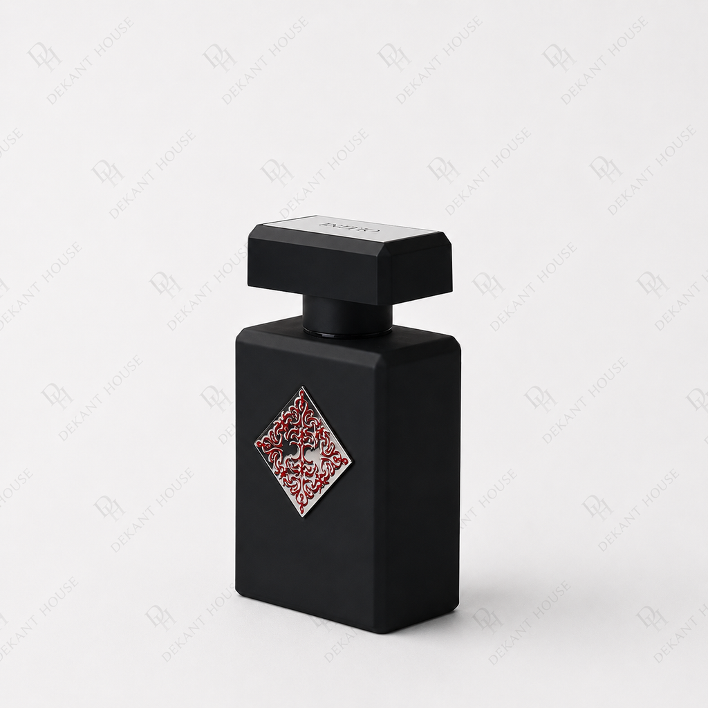 Initio Absolute Aphrodisiac EDP parfüm şişesi 45 derece açılı görünüm