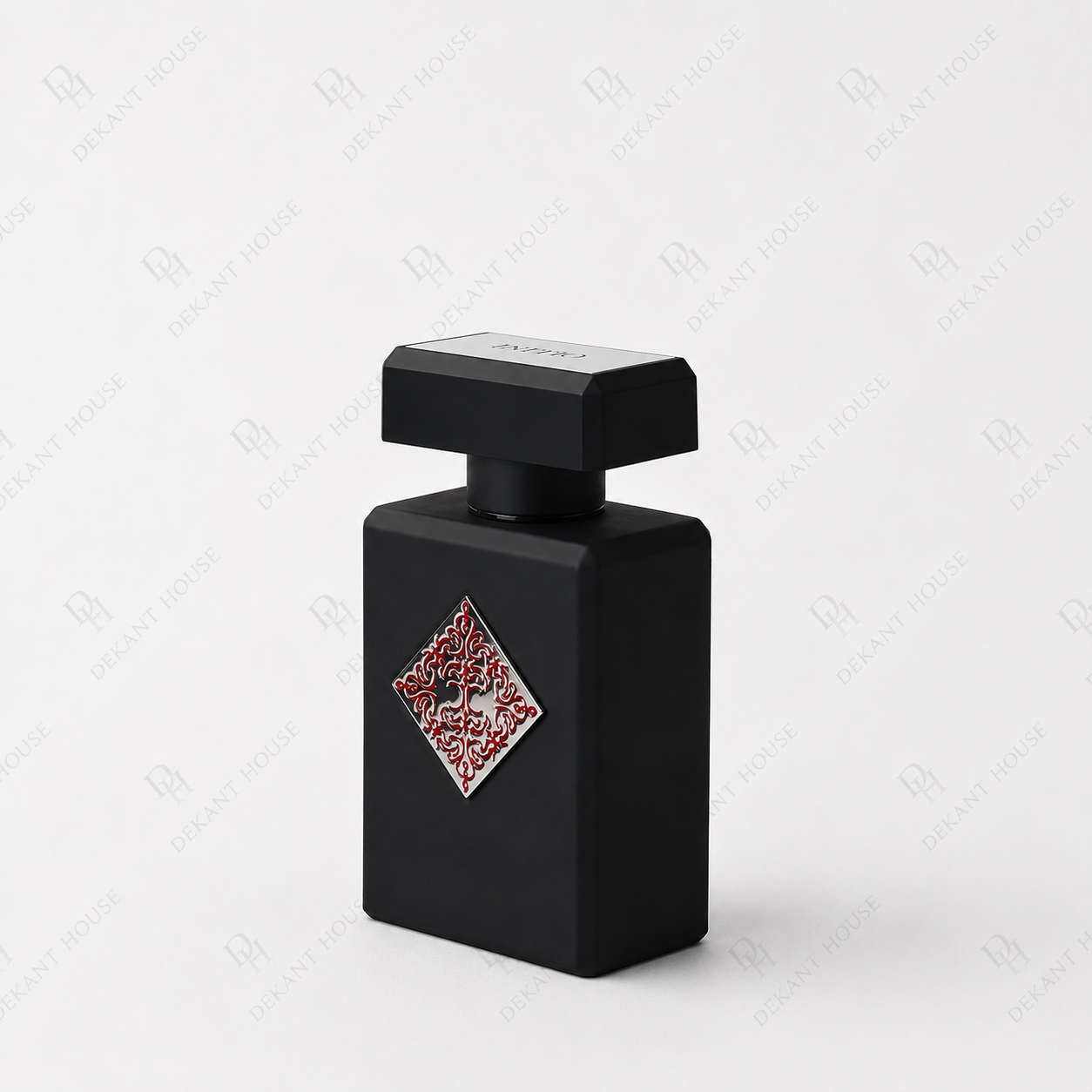 Initio Absolute Aphrodisiac EDP parfüm şişesi 45 derece açılı görünüm