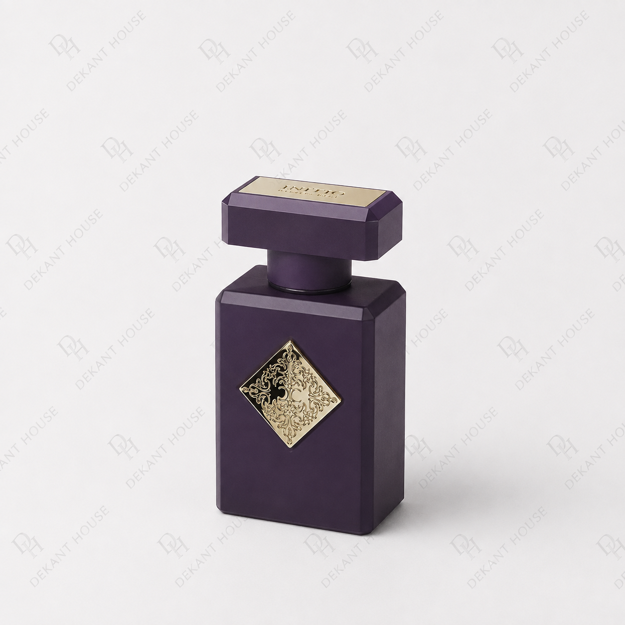 Initio Atomic Rose EDP parfüm şişesi 45 derece açılı görünüm