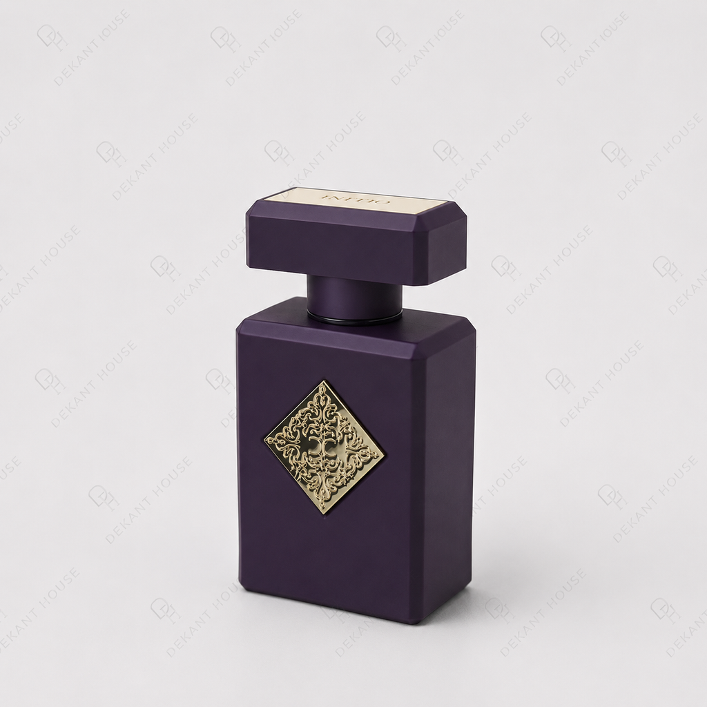 Initio Side Effect EDP parfüm şişesi 45 derece açılı görünüm