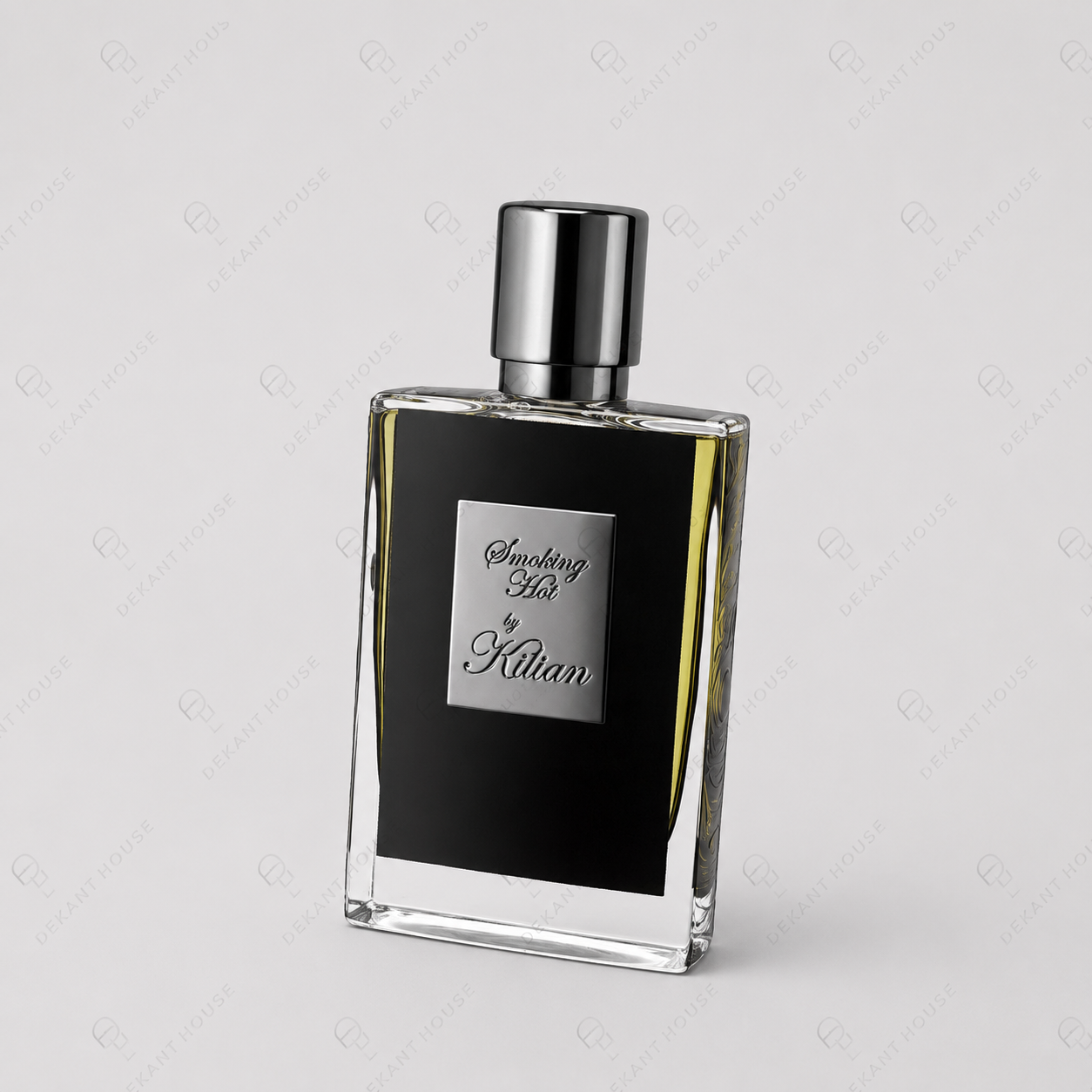 Killian Smoking Hot EDP parfüm şişesi 45 derece açılı görünüm