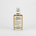 Maison Margiela Replica Jazz Club EDT parfüm şişesi ön görünüm