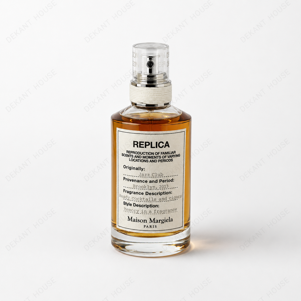 Maison Margiela Replica Jazz Club EDT parfüm şişesi 45 derece açılı görünüm