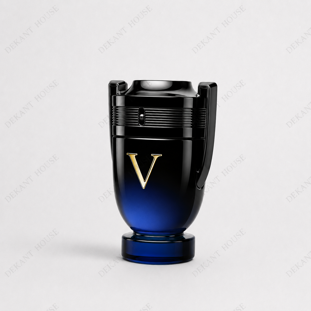 Paco Rabanne Invictus Victory Elixir EDP parfüm şişesi 45 derece açılı görünüm