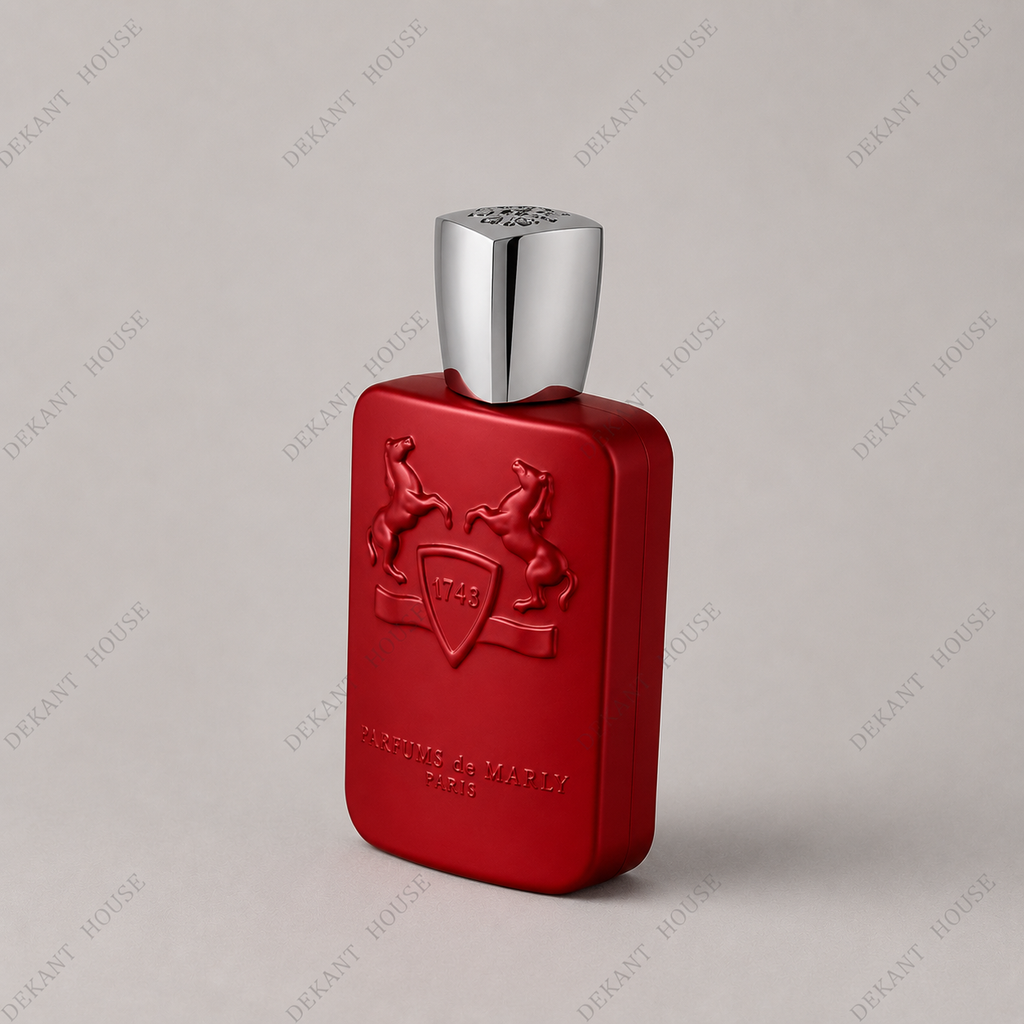 Parfums de Marly Kalan EDP parfüm şişesi 45 derece açılı görünüm