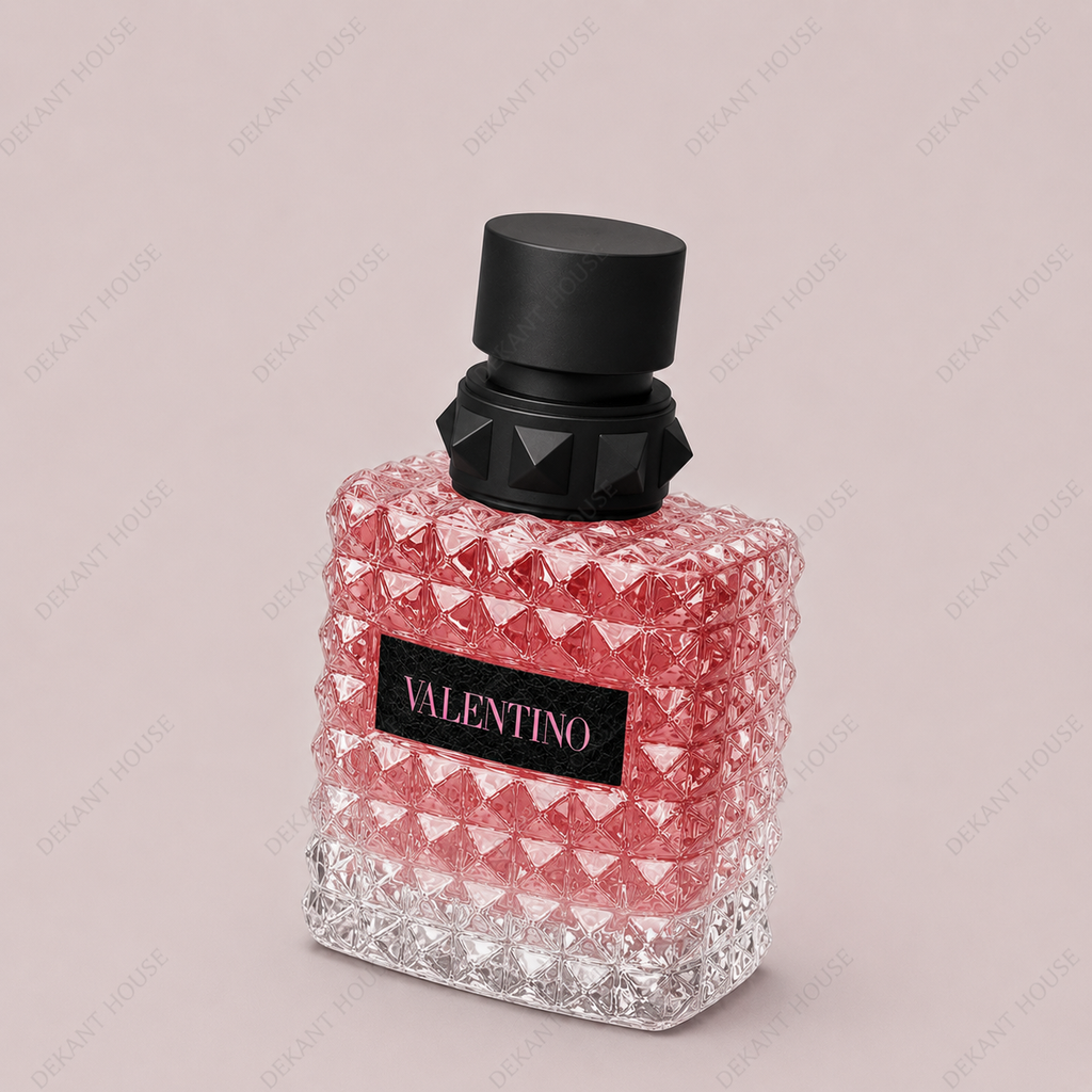 Valentino Born In Roma Donna EDP parfüm şişesi 45 derece açılı görünüm