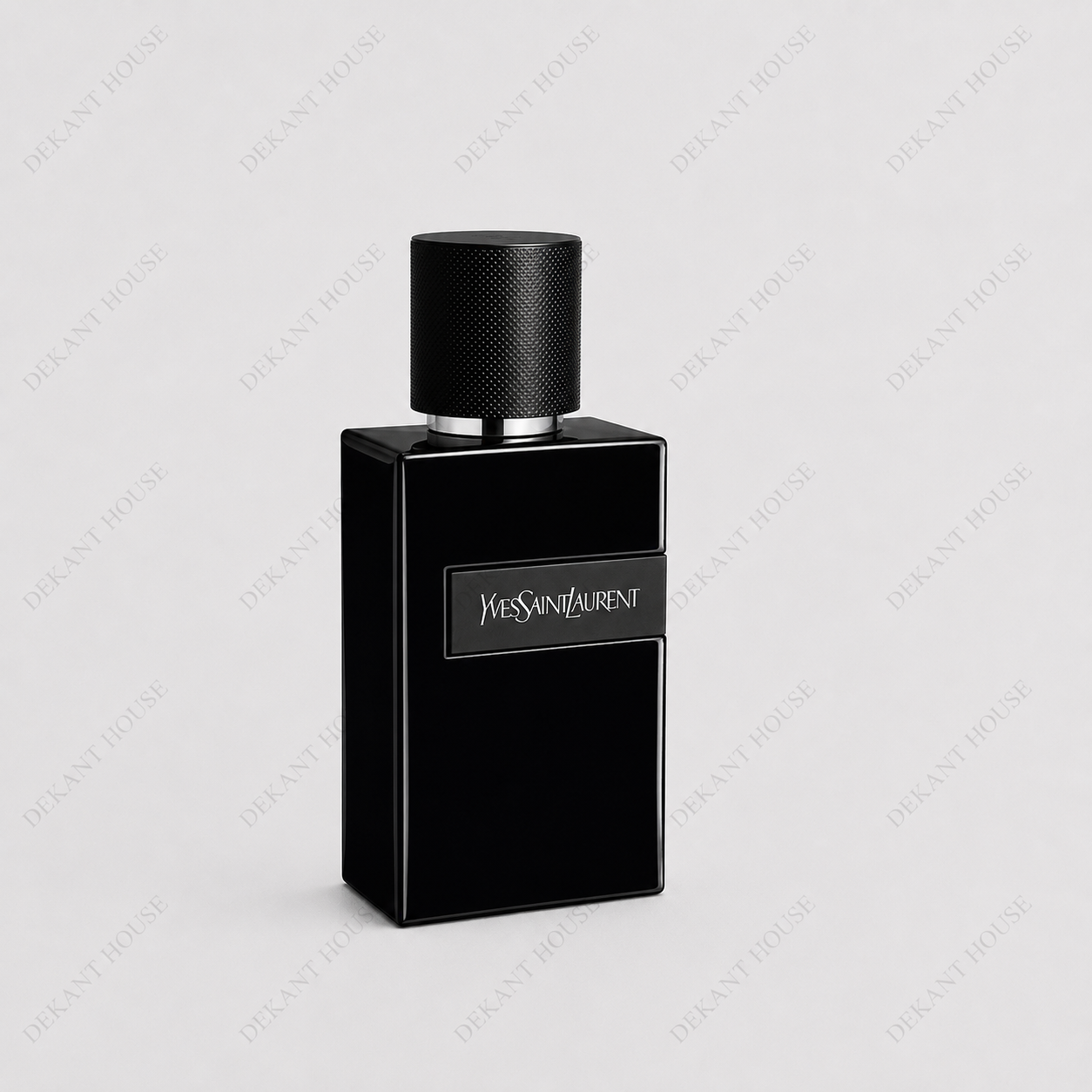 Yves Saint Laurent Y Parfum parfüm şişesi 45 derece açılı görünüm