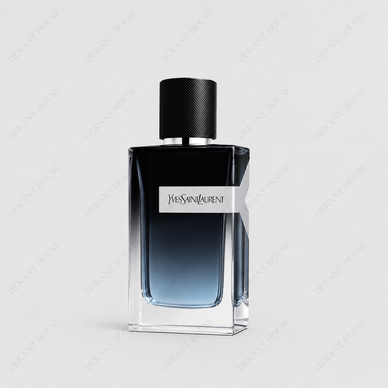 Yves Saint Laurent Y EDP parfüm şişesi 45 derece açılı görünüm